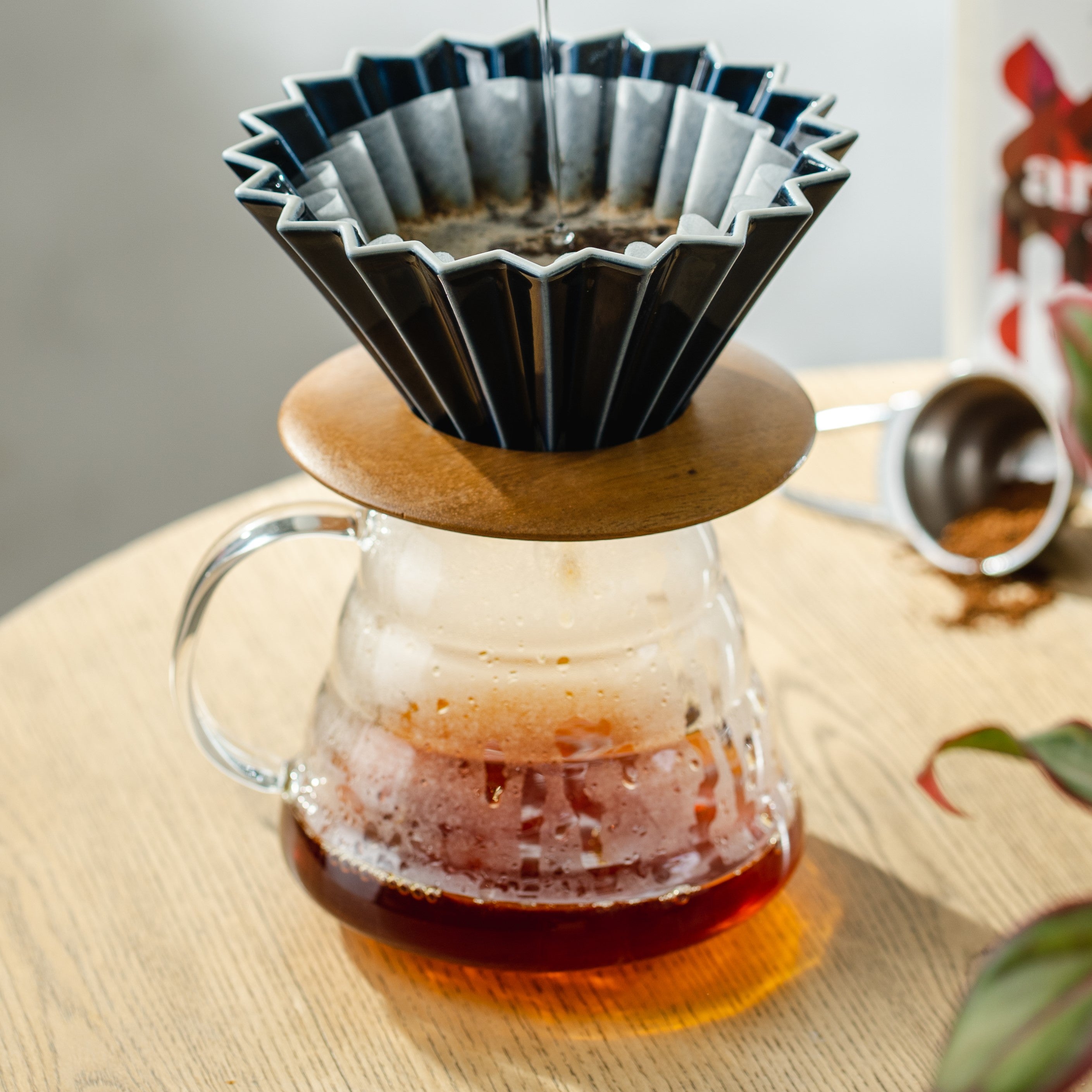 Dripper origami sur une carafe hario V60