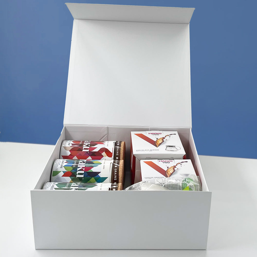 Le coffret V60 Hario avec 3 boites de café de spécialité Araku Coffee