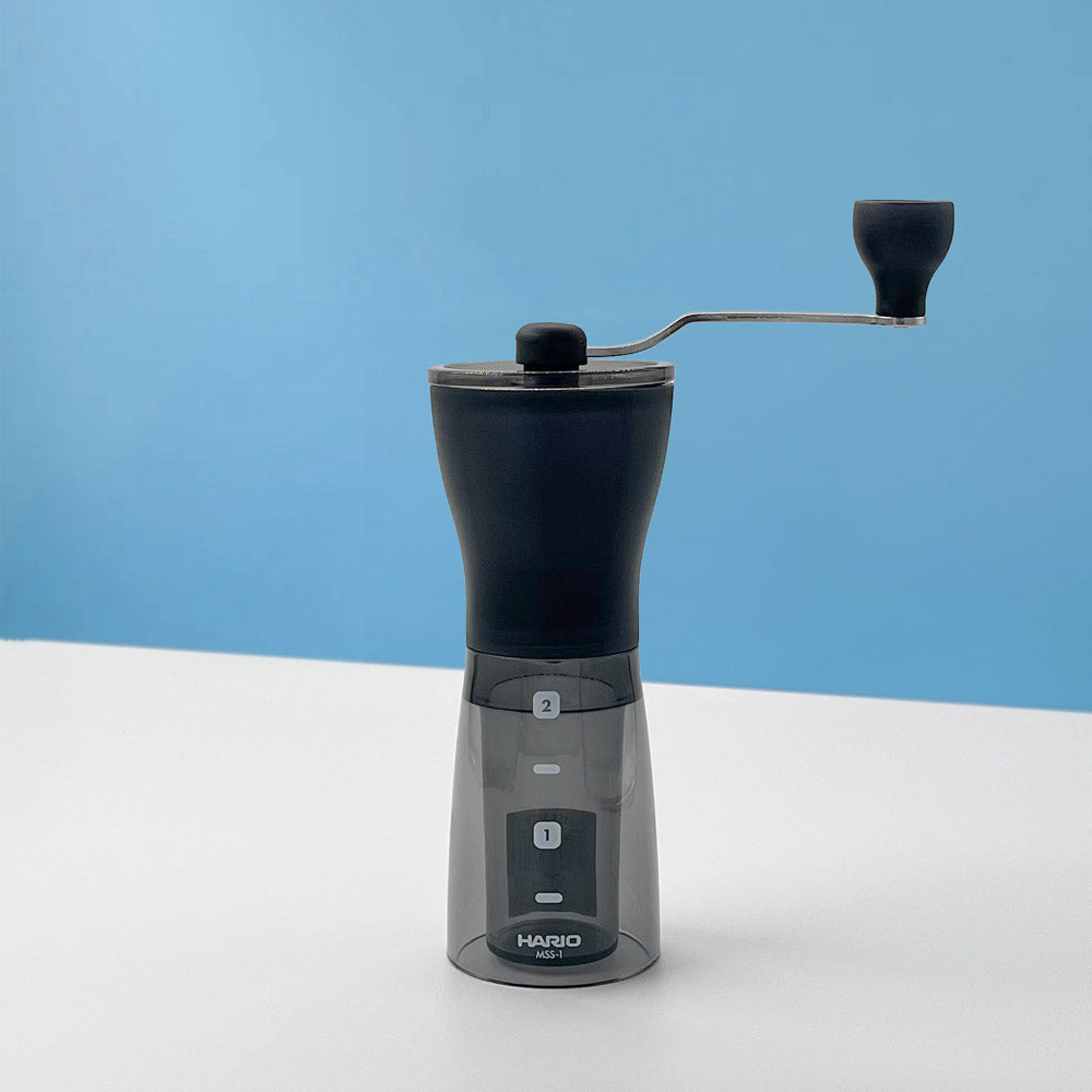 Hario Ceramic Mini Slim : moulin à café avec meules céramiques
