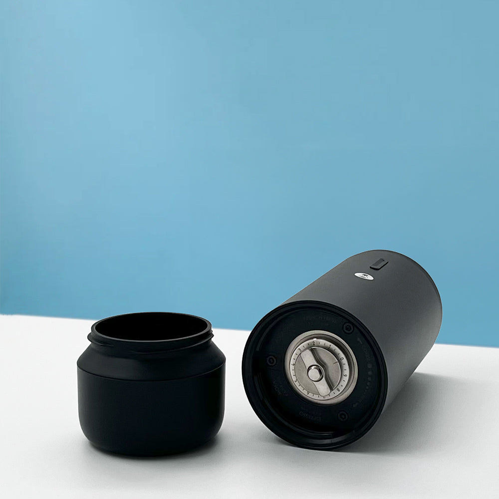 moulin électrique de la marque hario pour café de spécialité