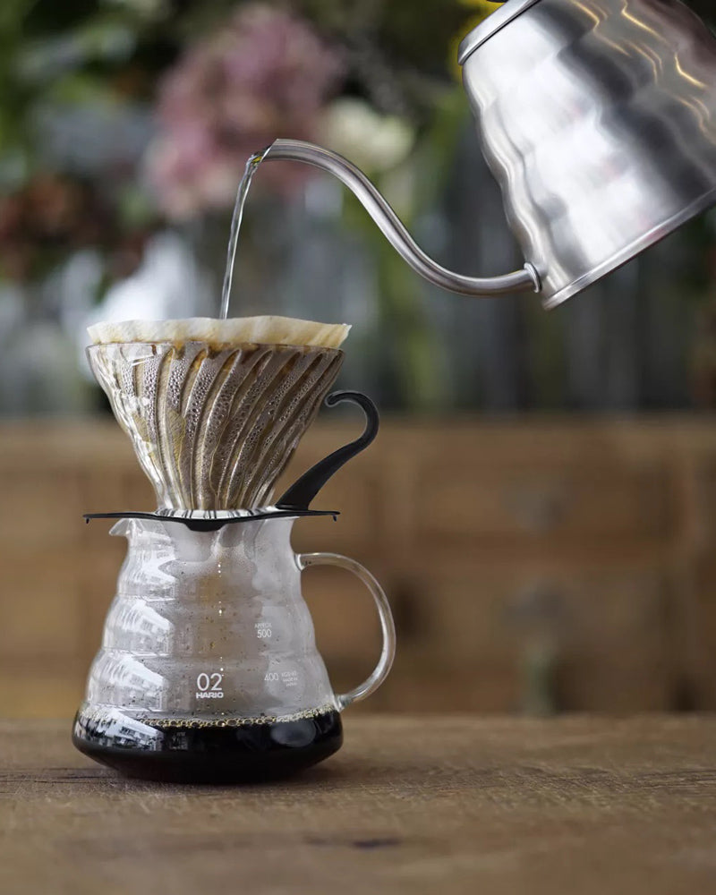 Préparez un café filtre d'exception avec le dripper V60 hario en verre