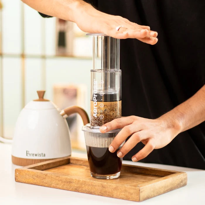Cafetière filtre manuelle : machine à café nomade Aéropress Clear
