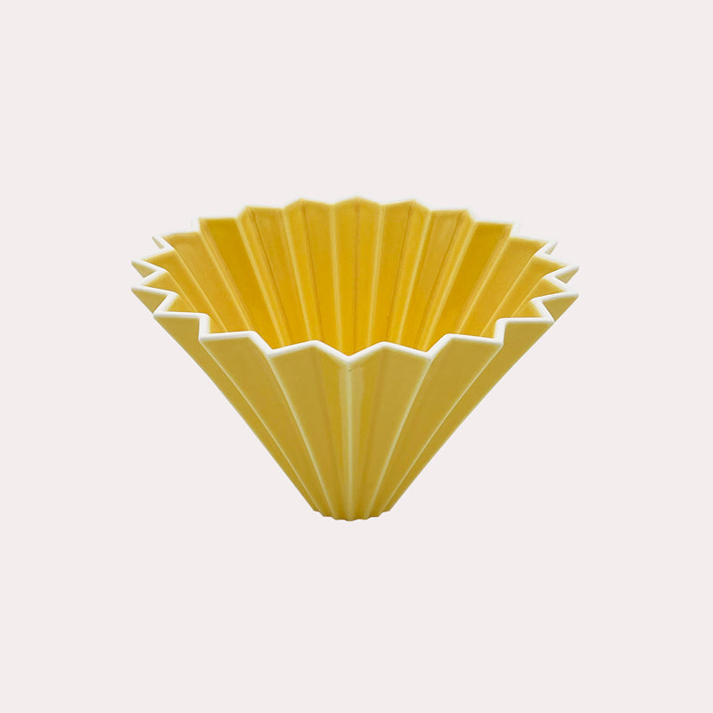 Dripper origami jaune en céramique pour préparation café de spécialité en méthode douce