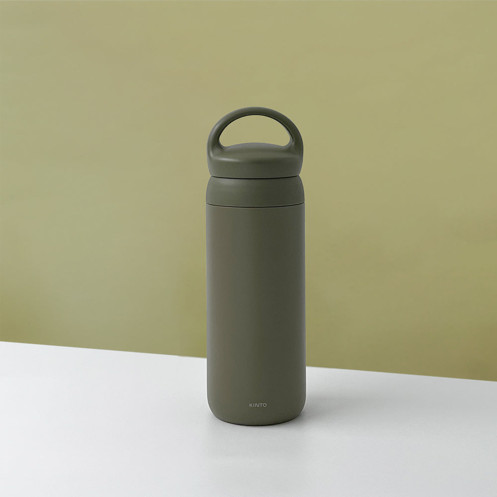 thermos isotherme kaki 500ml de la marque kinto 
