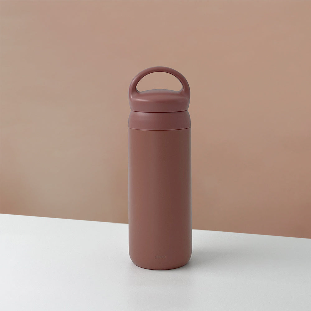 thermos isotherme rose 500ml de la marque kinto 